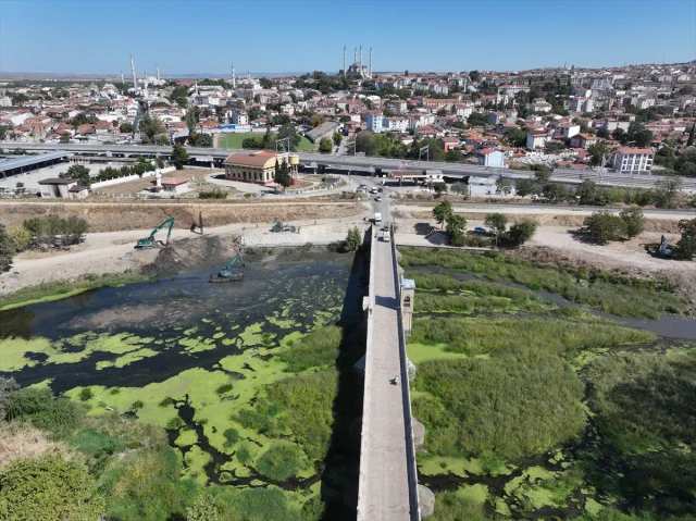 Tunca Nehri'nin Yatağı İsyanda! Temizlik Başladı