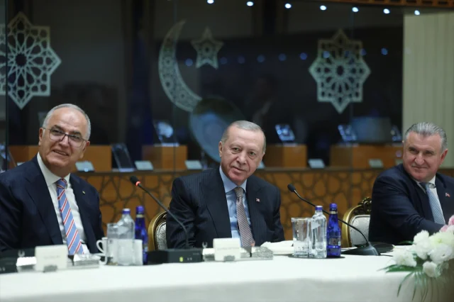 Efsane Karşılama Cumhurbaşkanı Erdoğan Voleybol Mililerimizi Ağırladı
