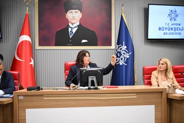 Aydın'da Belediye Meclisi Toplantısı Olaylı Geceye Sahne Oldu