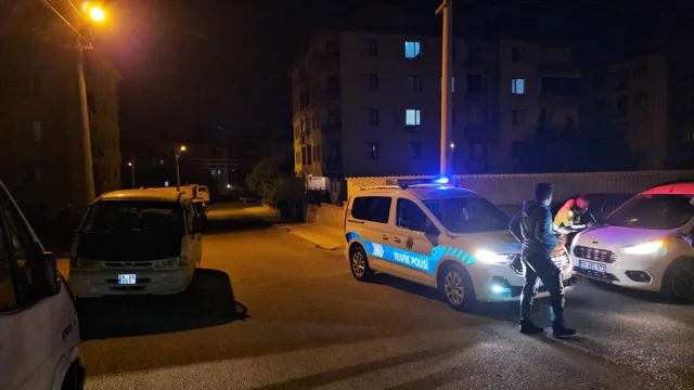 Çorum'da Şok Olay: Kaçan Araç Polis Memurunu Yaraladı