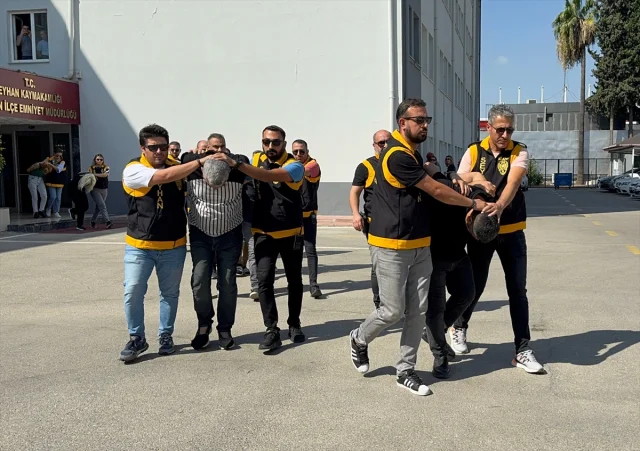 Adana'da Korku Dolu Anlar: Otoparkta Silahlı Saldırı Girişimi