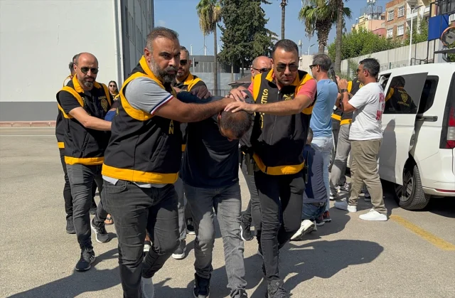 Adana'da Korku Dolu Anlar: Otoparkta Silahlı Saldırı Girişimi