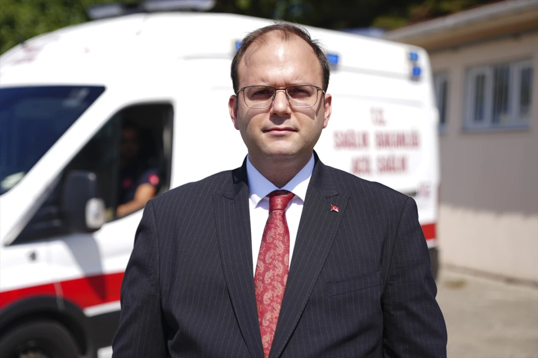 İstanbul Trafiğinde Ambulansa Yol Vermenin Yeni Yolu Şaşırtıyor