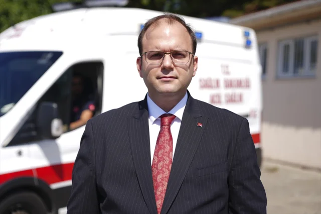 İstanbul Trafiğinde Ambulansa Yol Vermenin Yeni Yolu Şaşırtıyor