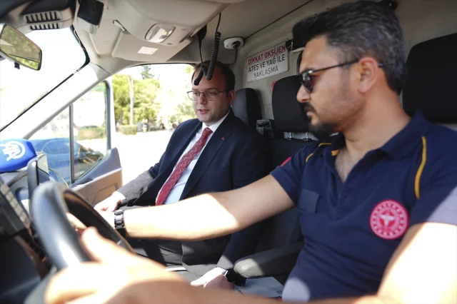 İstanbul Trafiğinde Ambulansa Yol Vermenin Yeni Yolu Şaşırtıyor
