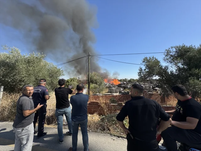 Manisa'da Palet Fabrikasında Büyük Yangın Korkuttu