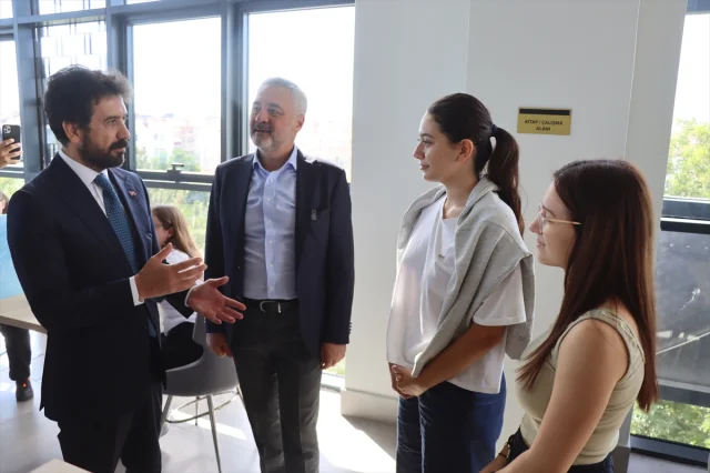 Kırklareli'nde Açılan Modern Kütüphane Geleceğe Yatırım Yapıyor