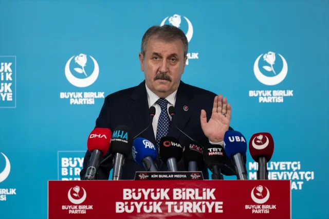 Destici'den İsrail'e Sert Tepki: Tehlikeli İttifaklar Ortaya Çıktı