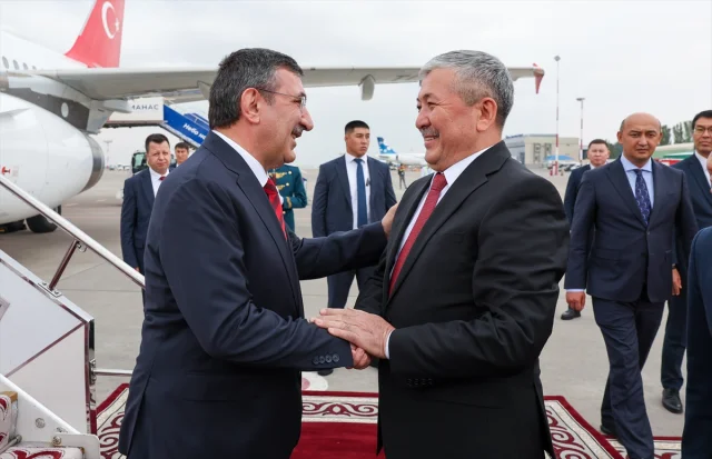 Cumhurbaşkanı Yardımcısı Yılmaz'ın Kırgızistan Çıkarması: At...