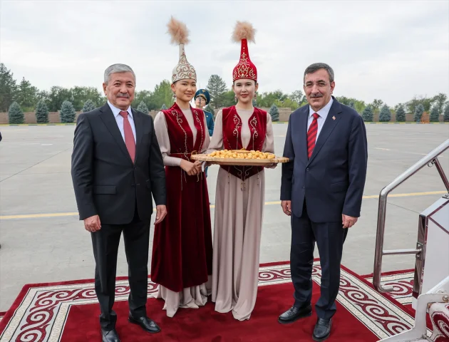 Cumhurbaşkanı Yardımcısı Yılmaz'ın Kırgızistan Çıkarması: Ata Beyit Anıtı'na Anlamlı Ziyaret