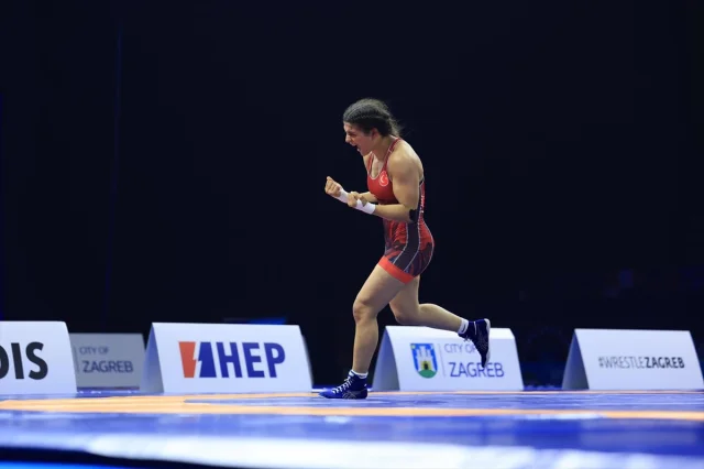 Nesrin Baş Dünya Şampiyonasında Tarih Yazıyor
