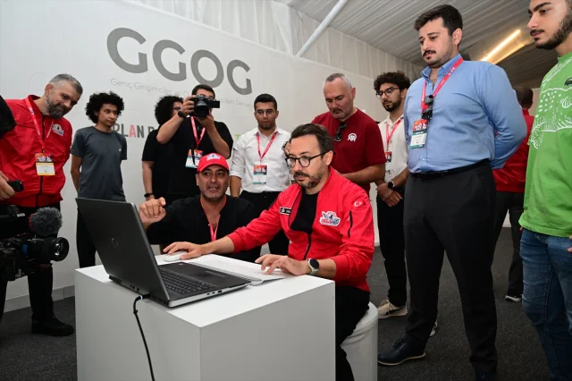 TEKNOFEST Renkli Anlara Sahne Oldu AA'dan Önemli Ziyaret
