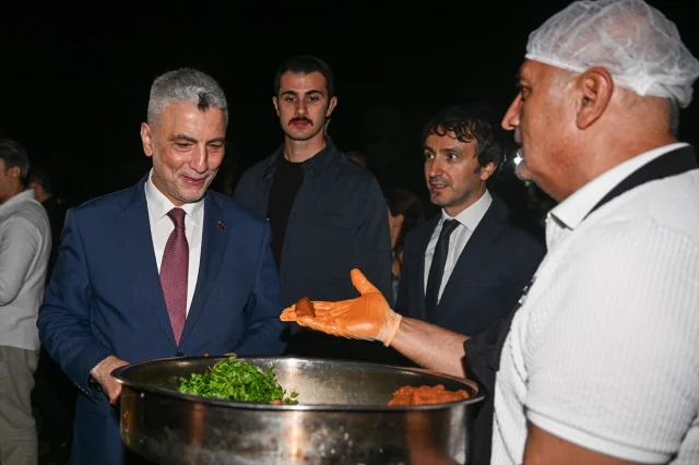 Bakan Bolat Azerbaycan'da Ekonomik İşbirliğinin Geleceğine Dair Önemli Açıklamalarda Bulundu