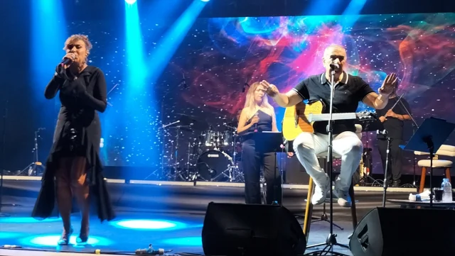 Eda ve Metin Özülkü'den Antalya'da Unutulmaz Gece