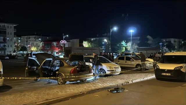 Sivas'ta Patlama: Gençlerin Buluştuğu Otomobilde Acı Olay