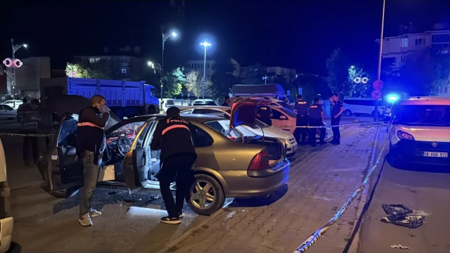 Sivas'ta Patlama: Gençlerin Buluştuğu Otomobilde Acı Olay