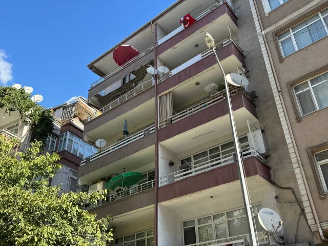 İstanbul'da Balkon Çöktü Kartopu Etkisi Yarattı: İlginç Detaylar Ortaya Çıkıyor
