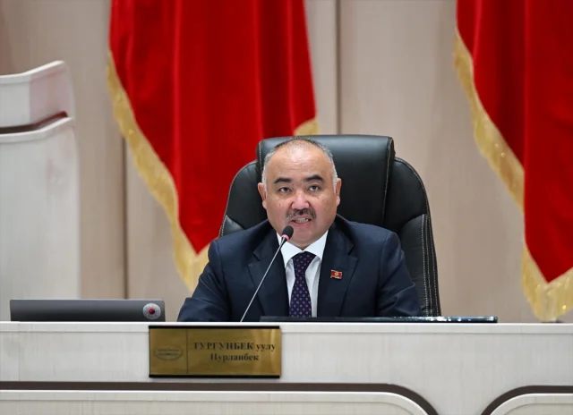 Kırgızistan'da Seçim Çıkmazı: Meclis'in Feshi İçin Harekete...