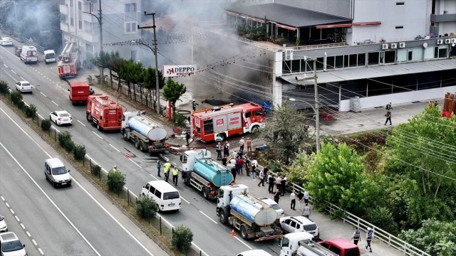 Trabzon'da Alışveriş Merkezindeki Yangın Tüm Bölgeyi Alarm Durumuna Geçirdi