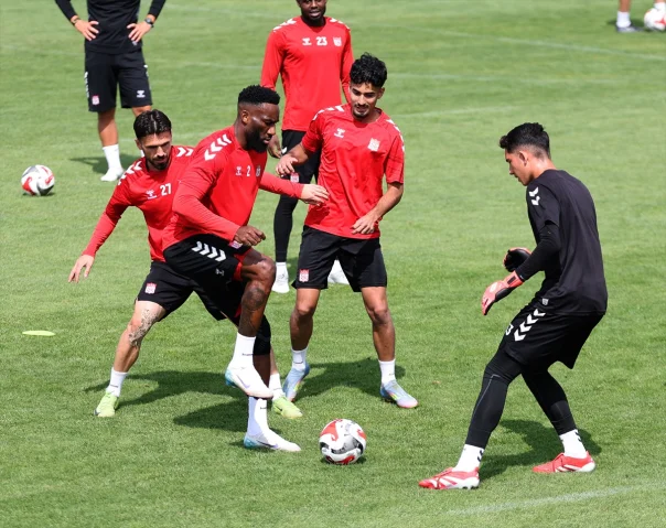 Sivasspor'un Vanspor Maçı Öncesi Hazırlıkları Tam Gaz Devam Ediyor