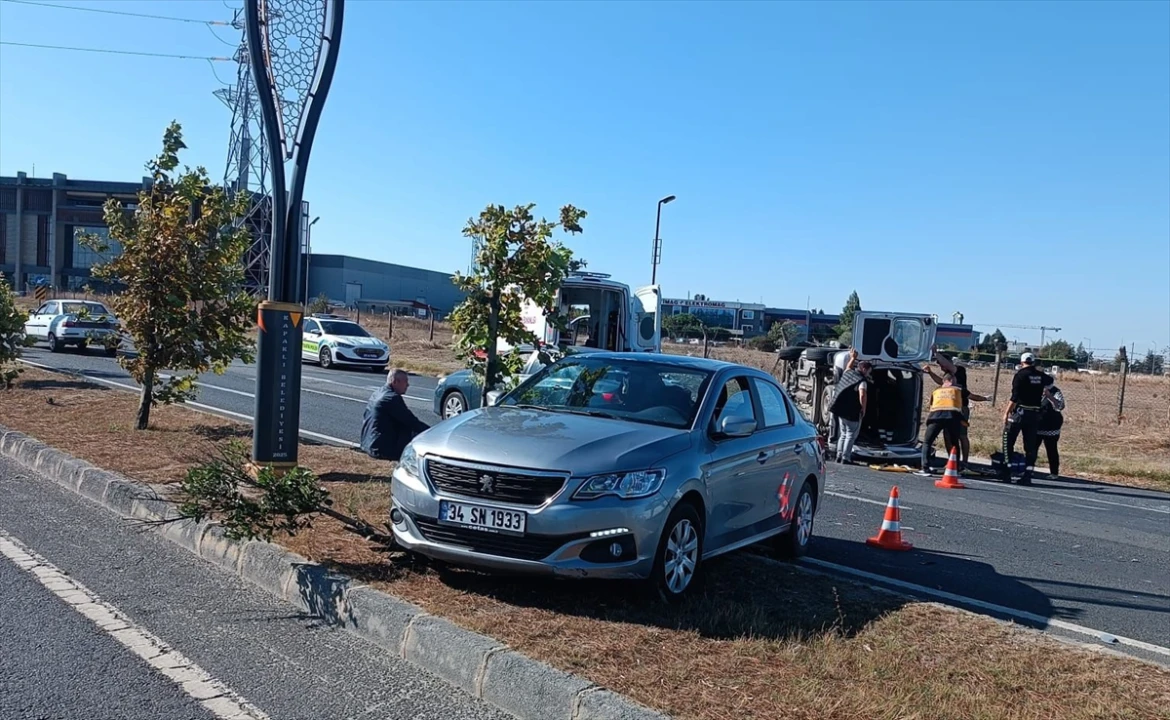 Tekirdağ'da Korkutan Trafik Kazası: Üç Yaralı Hastaneye Kaldırıldı