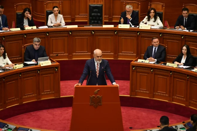 Arnavutluk'ta Yeni Dönem Başlıyor: Seçimden Aylar Sonra Hükü...