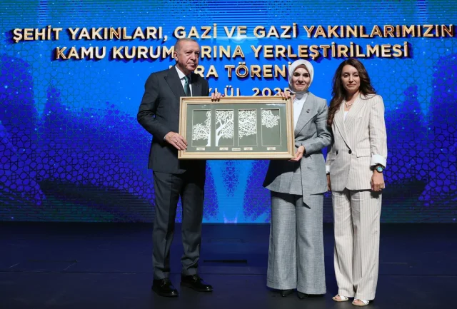 Cumhurbaşkanı Erdoğan Şehit ve Gazi Yakınlarına Seslendi: "Sizler Bizim Emanetimizsiniz"