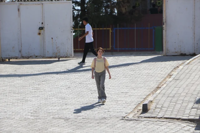 Şırnak'ta 16 Yaşındaki Gülnaz'ın Kanseri Yenip Okula Dönüşü İlham Kaynağı Oluyor