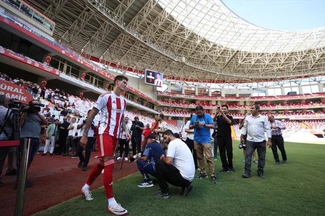 Antalyaspor'un Yeni Transferleri Taraftarı Heyecanlandırıyor