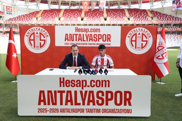 Antalyaspor'un Yeni Transferleri Taraftarı Heyecanlandırıyor