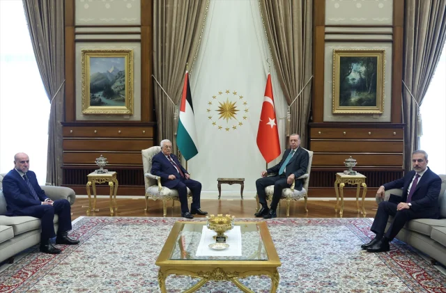 Erdoğan ve Abbas'ın Sürpriz Buluşması: Filistin Meselesinde Yeni Adımlar