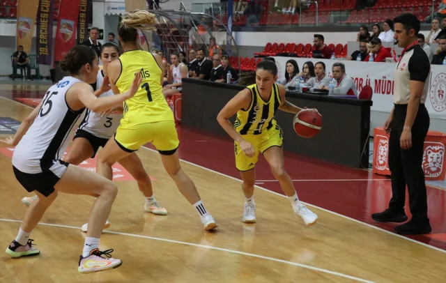 Erciyes Kupası'nda Nefes Kesen Karşılaşma: Fenerbahçe, Mersin'i Geçti