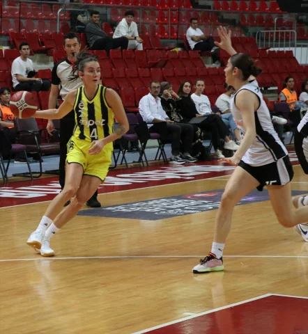 Erciyes Kupası'nda Nefes Kesen Karşılaşma: Fenerbahçe, Mersin'i Geçti