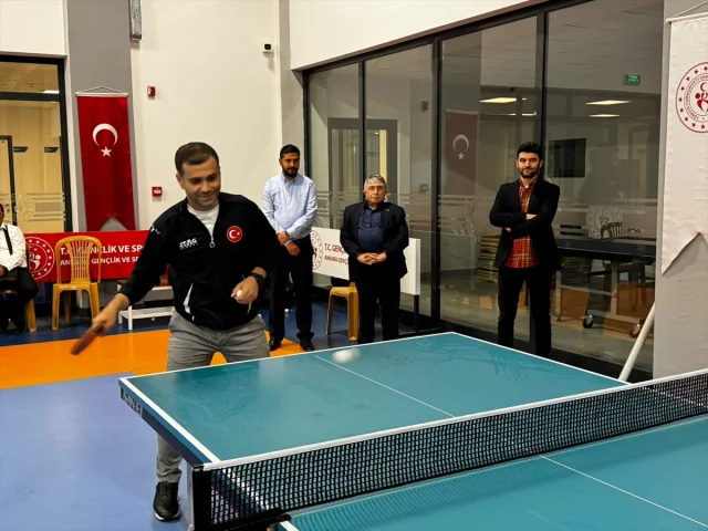 Kerim Koç'tan Ankara'daki Masa Tenisi Sporcularına Moral Ziyareti