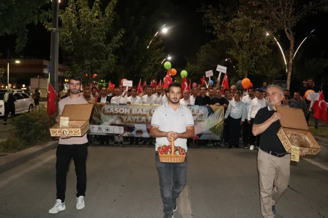 Batman'da Renkli Kortejle Festival Coşkusu Başladı