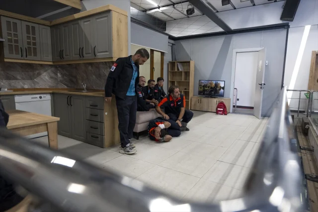 Muhabirler İçin Kritik Eğitim: Savaşta Hayatta Kalmanın Yolları