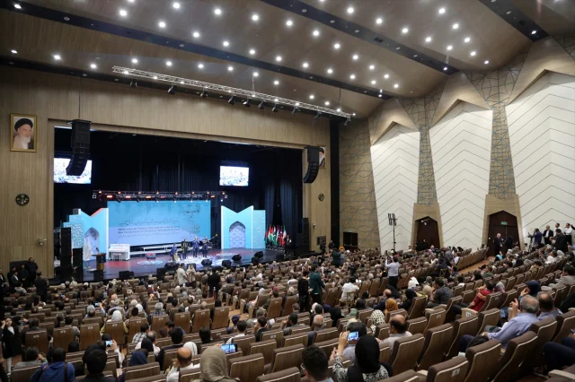 Ünlü Şair Şehriyar'ın Anısına Görkemli Tebriz Kongresi