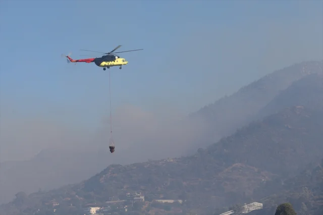 Antalya Alanya'da Tehlike Büyüyor: Orman Yangını Hız Kesmeden Devam Ediyor