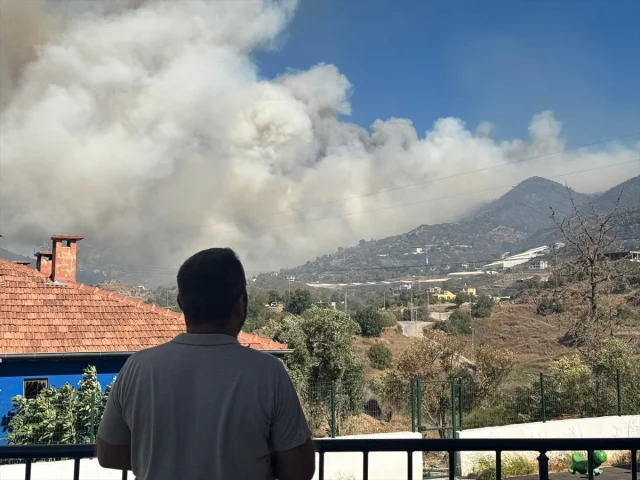 Antalya Alanya'da Tehlike Büyüyor: Orman Yangını Hız Kesmeden Devam Ediyor