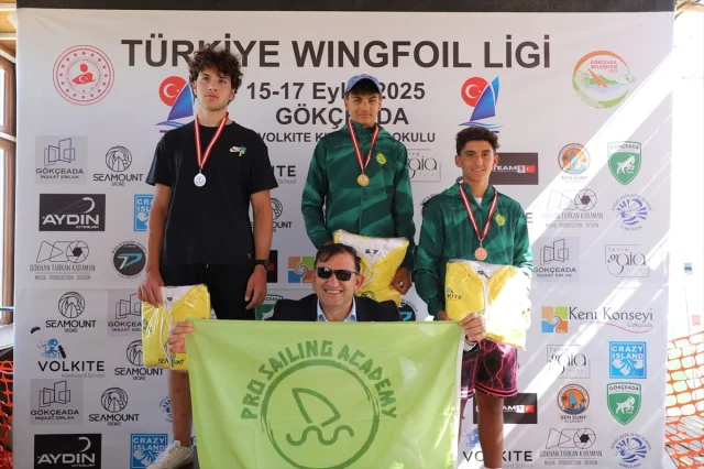 Gökçeada'da Rüzgar Kanatlarına Zafer: Türkiye Wingfoil Ligi Heyecan Yarattı