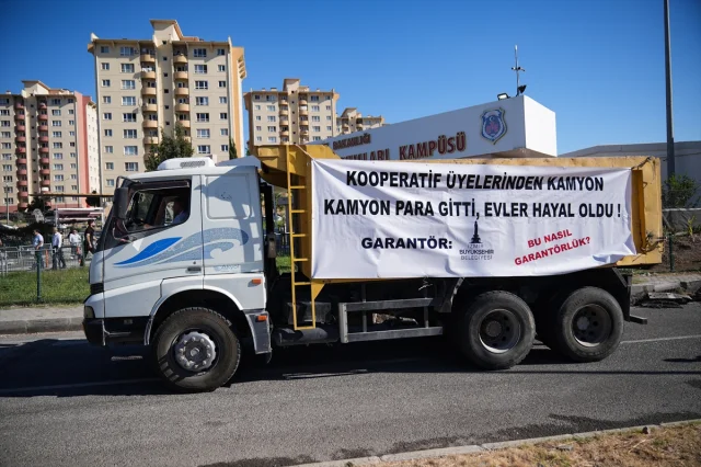 İzmir Büyükşehir'de Yolsuzluk Bombası Yargı Önünde Patladı