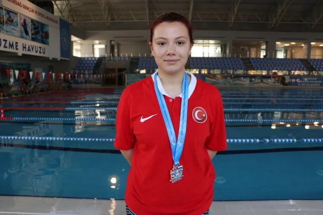 Zeynep Duru'nun Göz Alıcı Kariyer Yolu İlham Veriyor
