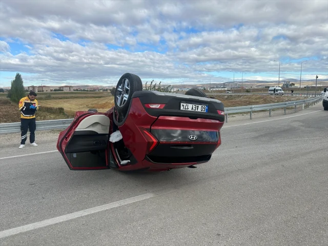 Çorum'da Trafik Kazası: Devrilen Araç ve Yaralıların Durumu Belirsizliğini Koruyor