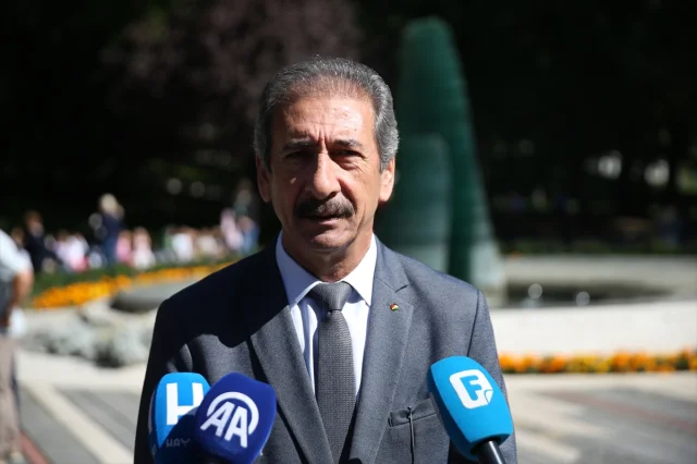 Bosna Hersek'te Beyaz Güvercinler Gazzeli Çocukların Anısına Gökyüzünde