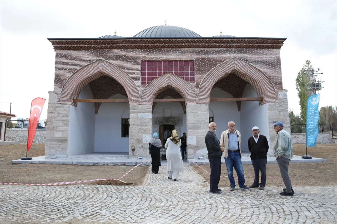 Eskişehir'de Tarihi Cami Görkemli Törenle İbadete Açıldı