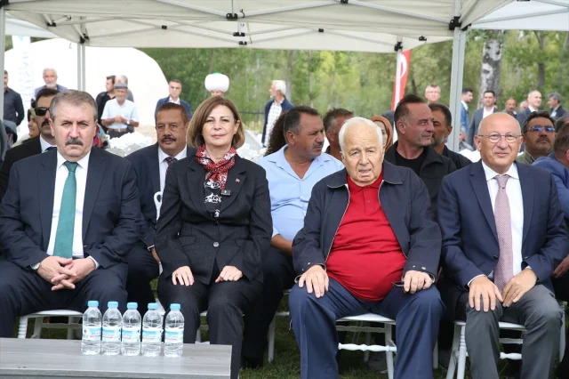 Eskişehir'de Tarihi Cami Görkemli Törenle İbadete Açıldı