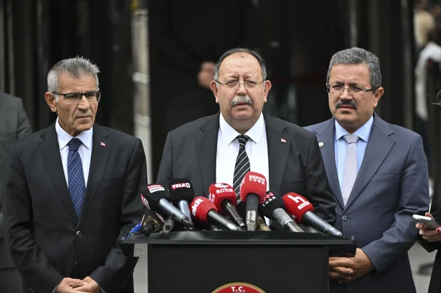 CHP'nin Olağanüstü Kurultayı Neden Tartışma Yaratıyor