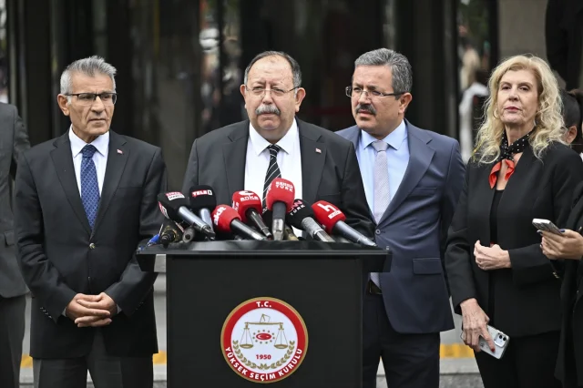 CHP'nin Olağanüstü Kurultayı Neden Tartışma Yaratıyor
