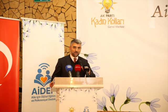 Erzurum'da 'Dijital Çağda Aile' Çalıştayı Yoğun İlgi Gördü