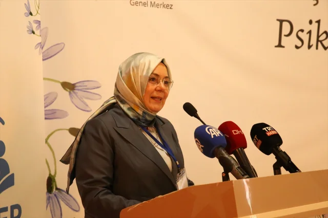 Erzurum'da 'Dijital Çağda Aile' Çalıştayı Yoğun İlgi Gördü